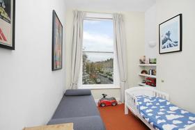 2 bedroom Flat for s...
